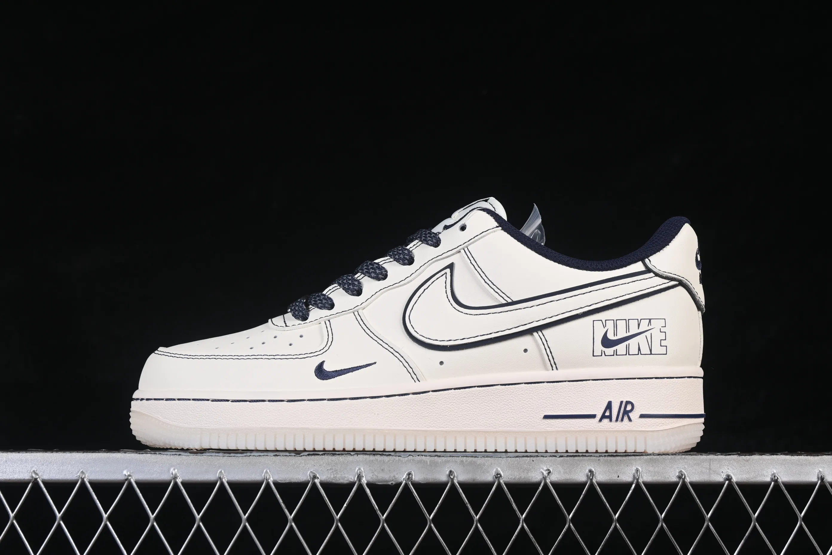 All Categories Nk Air Force 1 Air Force Series Nk Air Force 1 Low Air Force Low Nike Air Force 1'07 Low Bugs Bunny Dark Blue Air Force One Low Casual Shoes SM6668-131